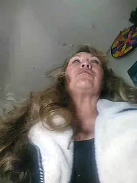 Kazsandraa online show from February 7, 2026, 4:05 am