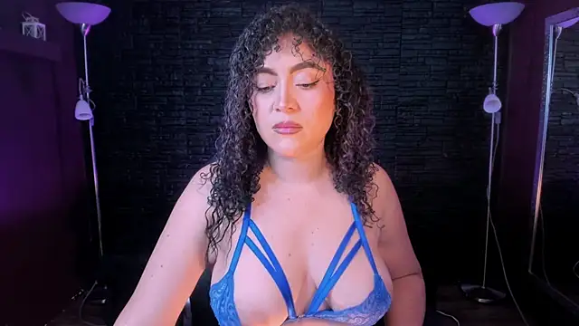 Snapshot of Kateryn_ chatting on March 11, 2025, 12:00 am Kateryn online show from March 11, 2025, 12:00 am