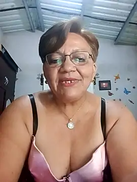 Madrastrahot69 online show from October 25, 2025, 3:47 am