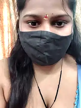 Hotty-simran online show from December 22, 2025, 5:04 am