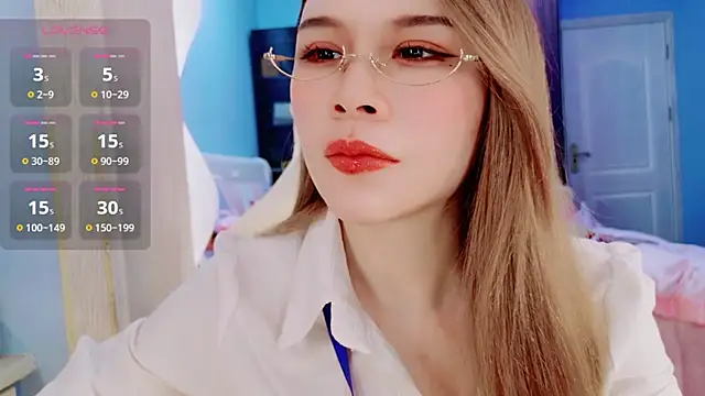 HU131452 online show from December 8, 2024, 8:15 pm