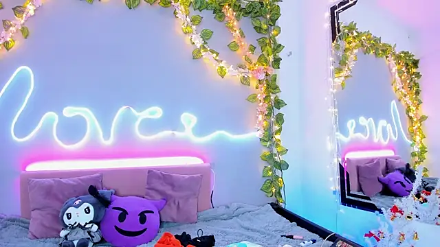 YouliteSllut2 online show from December 20, 2024, 7:50 pm