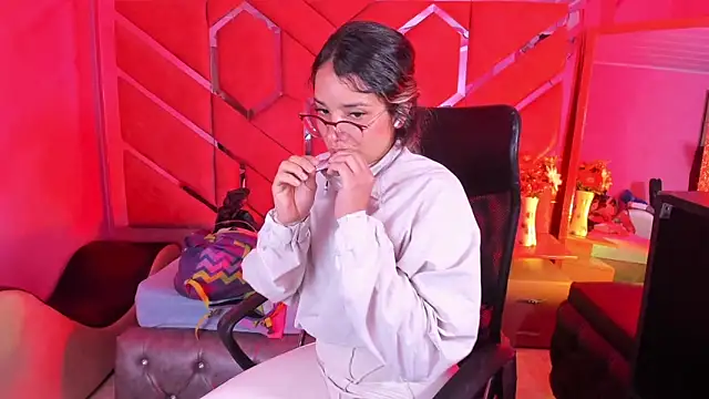 Olivia Fox69 online show from March 13, 2026, 3:46 am