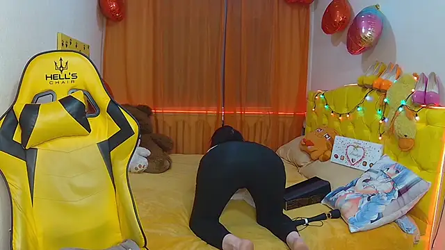 SandraHormas online show from March 5, 2025, 2:12 pm