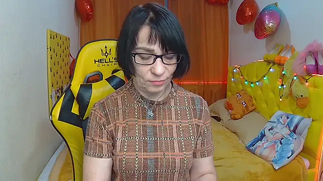 SandraHormas online show from March 17, 2025, 2:23 pm