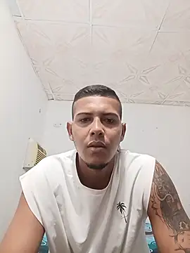 Snapshot of Andres0908Lp chatting on July 5, 2026, 3:41 pm Andres0908Lp online show from July 5, 2026, 3:41 pm