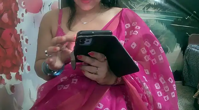 Snapshot of LOVERIAKOL chatting on March 7, 2025, 10:43 pm LOVERIAKOL online show from March 7, 2025, 10:43 pm