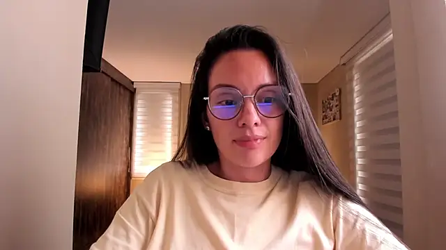 Snapshot of anabel_025 chatting on March 5, 2025, 8:10 pm anabel 025 online show from March 5, 2025, 8:10 pm