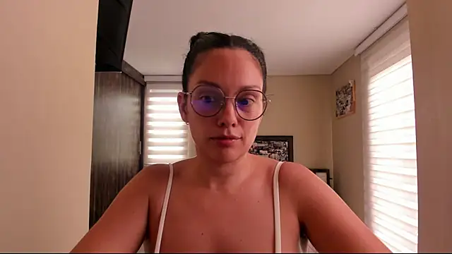 Snapshot of anabel_025 chatting on April 18, 2026, 7:18 pm anabel 025 online show from April 18, 2026, 7:18 pm