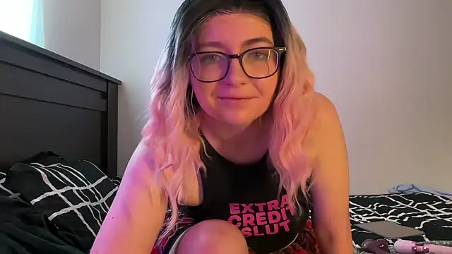 abbi-willow online show from June 14, 2026, 3:03 pm