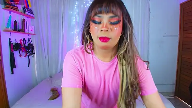 CuteRomi online show from February 5, 2025, 6:37 pm