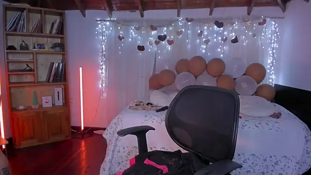 CuteRomi online show from February 18, 2026, 1:56 am