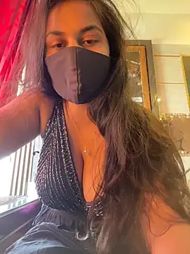 HaaniKaur online show from November 11, 2025, 8:03 am