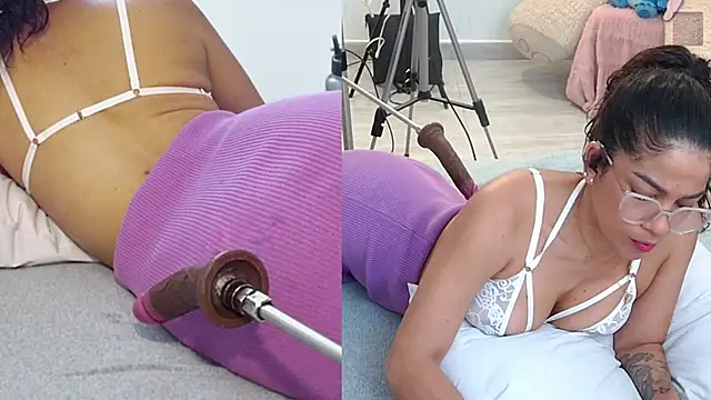 sara smith45 online show from March 25, 2026, 10:43 am