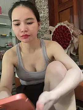 Snapshot of LiLi-Kirix99 chatting on July 10, 2026, 7:56 am LiLi-Kirix99 online show from July 10, 2026, 7:56 am