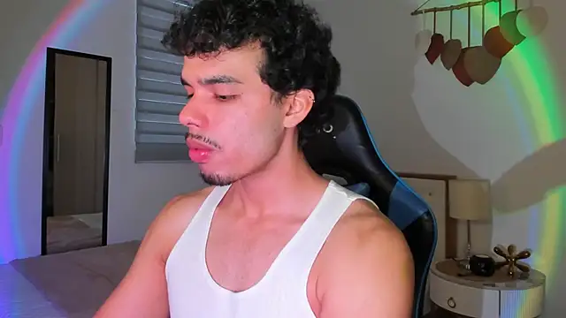 mateoleonee online show from February 15, 2025, 8:01 pm