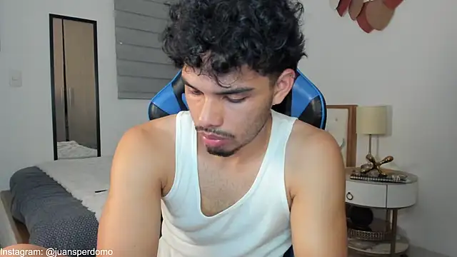 mateoleonee online show from March 11, 2025, 3:37 am