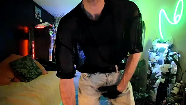 leatherz69 online show from December 19, 2024, 12:01 pm