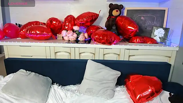 Hellen Moore online show from February 10, 2025, 7:15 am