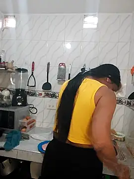 Snapshot of SweetAlmaa chatting on November 19, 2025, 4:40 pm SweetAlmaa online show from November 19, 2025, 4:40 pm