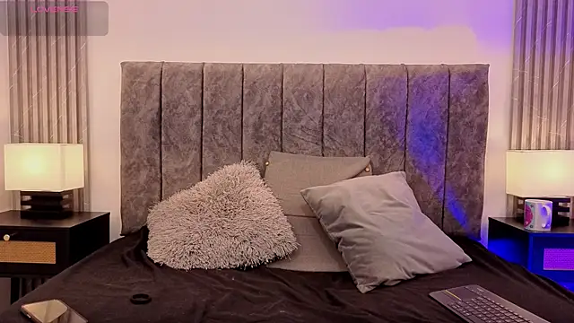 Snapshot of Ema_Stone65 chatting on September 17, 2025, 9:16 pm Ema Stone65 online show from September 17, 2025, 9:16 pm