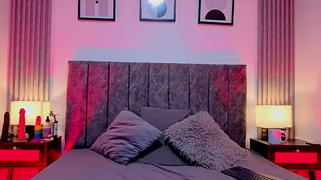 Snapshot of Ema_Stone65 chatting on October 8, 2025, 7:55 pm Ema Stone65 online show from October 8, 2025, 7:55 pm