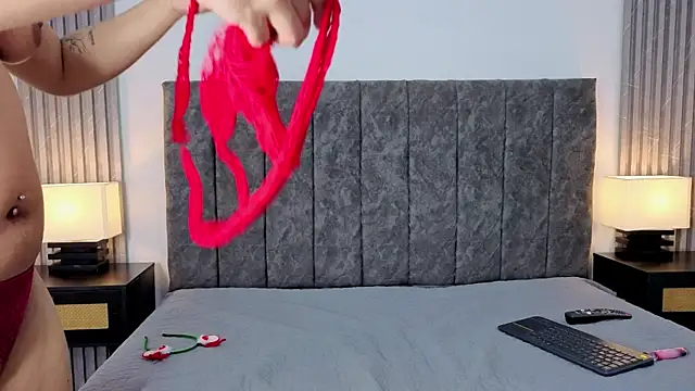 Snapshot of Ema_Stone65 chatting on December 17, 2025, 10:38 pm Ema Stone65 online show from December 17, 2025, 10:38 pm