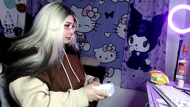 lussyevans24 online show from April 8, 2026, 3:06 am