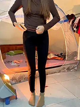 PussyWet  online show from November 5, 2025, 4:40 pm