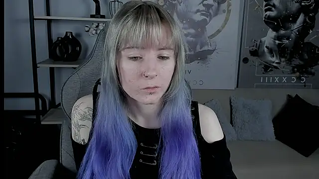 LexiWenford online show from October 31, 2025, 2:56 am