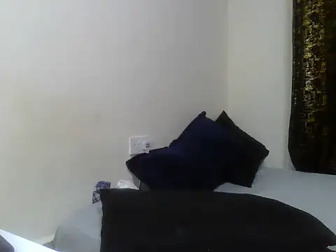 Petite doll20 online show from April 16, 2026, 3:24 pm