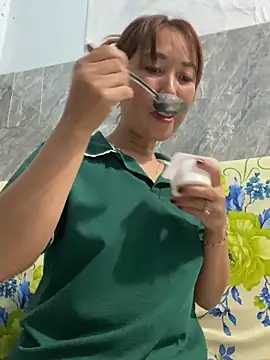 Linaannn online show from February 7, 2026, 11:52 pm