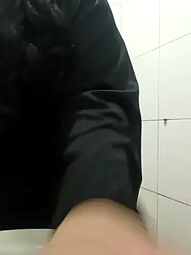 Snapshot of brunalinio chatting on February 7, 2026, 6:06 am brunalinio online show from February 7, 2026, 6:06 am