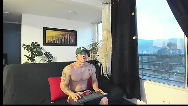 MARCELOANDLUCIAN online show from February 17, 2025, 11:20 pm