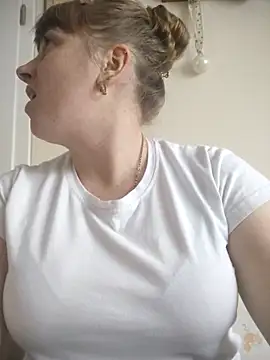 CoddessCrystal online show from February 9, 2026, 9:46 am