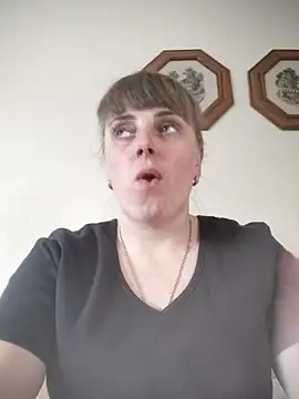 CoddessCrystal online show from April 3, 2026, 11:52 am