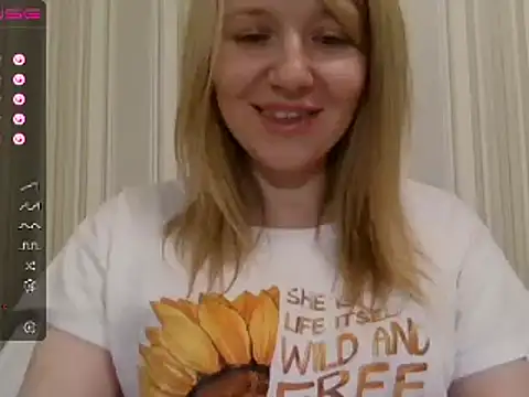 Snapshot of urbadkitty chatting on December 14, 2024, 3:47 pm urbadkitty online show from December 14, 2024, 3:47 pm