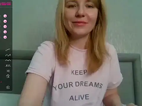 Snapshot of urbadkitty chatting on December 18, 2024, 6:21 am urbadkitty online show from December 18, 2024, 6:21 am