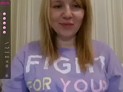 Snapshot of urbadkitty chatting on December 30, 2024, 12:20 pm urbadkitty online show from December 30, 2024, 12:20 pm