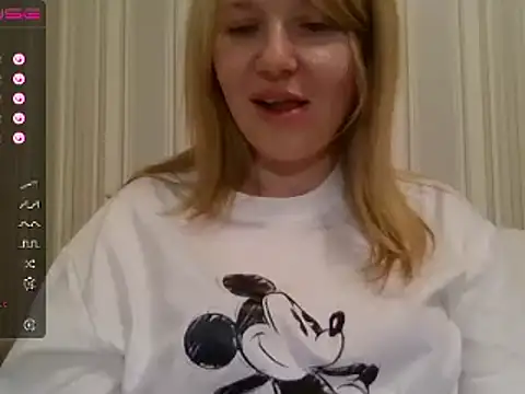 Snapshot of urbadkitty chatting on January 4, 2025, 4:00 pm urbadkitty online show from January 4, 2025, 4:00 pm