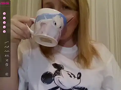 Snapshot of urbadkitty chatting on January 17, 2025, 12:31 pm urbadkitty online show from January 17, 2025, 12:31 pm