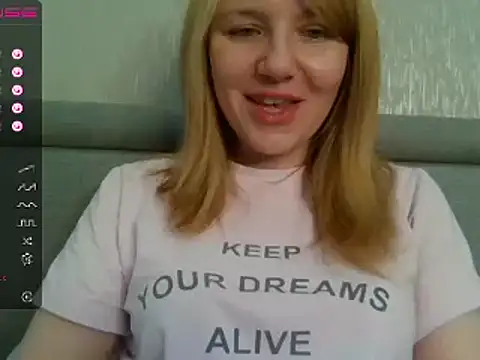 Snapshot of urbadkitty chatting on January 22, 2025, 9:02 am urbadkitty online show from January 22, 2025, 9:02 am