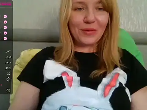 Snapshot of urbadkitty chatting on February 13, 2025, 8:06 am urbadkitty online show from February 13, 2025, 8:06 am