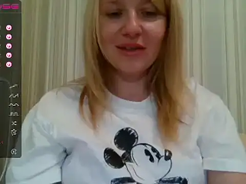 Snapshot of urbadkitty chatting on February 21, 2025, 11:55 am urbadkitty online show from February 21, 2025, 11:55 am