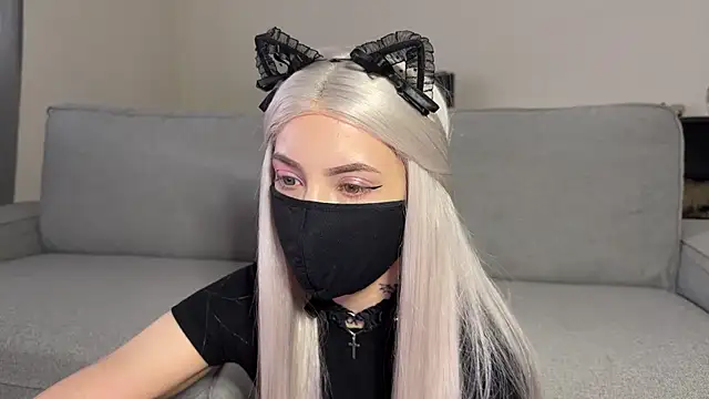 Snapshot of michiko_ chatting on April 6, 2026, 10:49 am michiko online show from April 6, 2026, 10:49 am