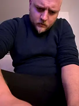 QueueFrenchie online show from January 5, 2026, 7:28 pm