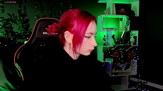 Snapshot of _HelenCarter chatting on December 25, 2024, 8:50 pm HelenCarter online show from December 25, 2024, 8:50 pm