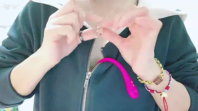 renapiyon8182 online show from January 10, 2025, 7:54 pm