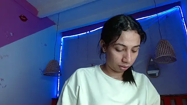 Snapshot of Lina10 chatting on December 23, 2024, 8:14 pm Lina10 online show from December 23, 2024, 8:14 pm