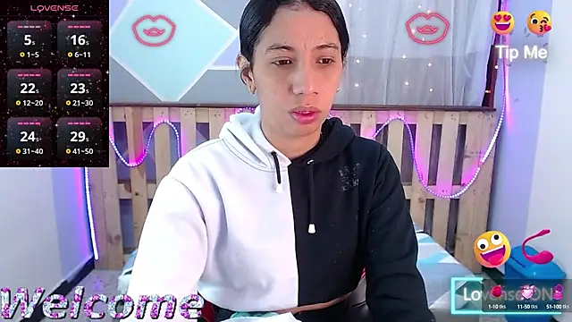 Snapshot of Lina10 chatting on January 28, 2025, 7:42 pm Lina10 online show from January 28, 2025, 7:42 pm